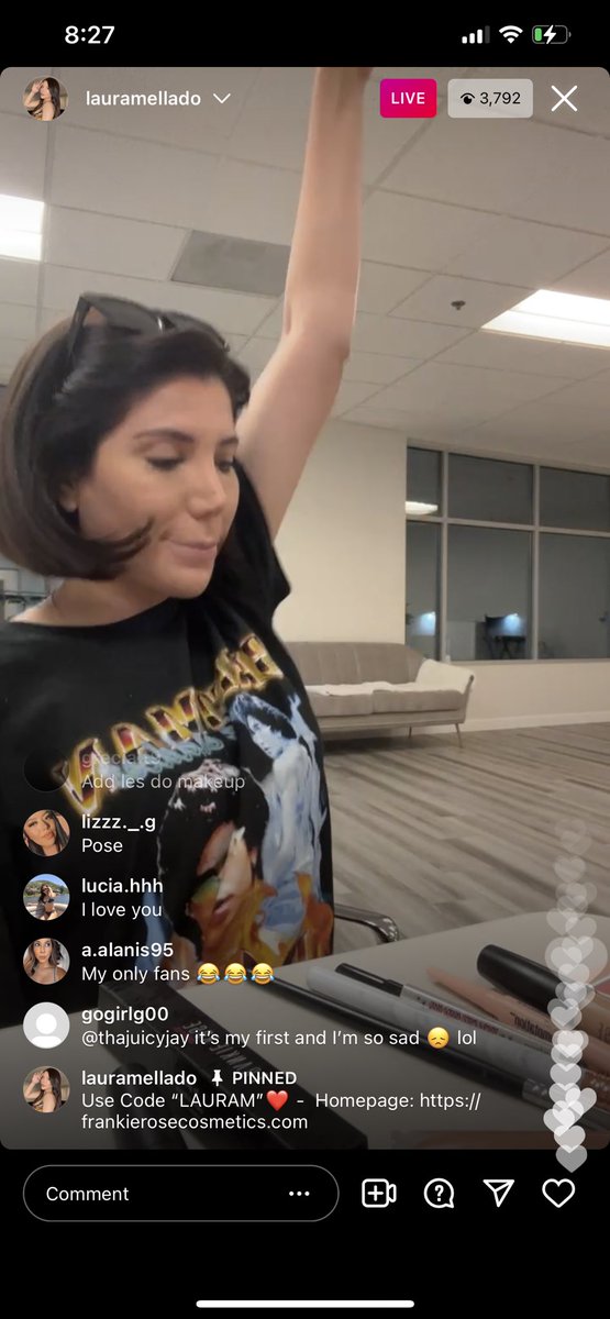 leslievelarde_'s tweet photo. From tonight’s live @lauramellado aye turn up turn up 💃🏽 https://t.co/eovv5k9c7i