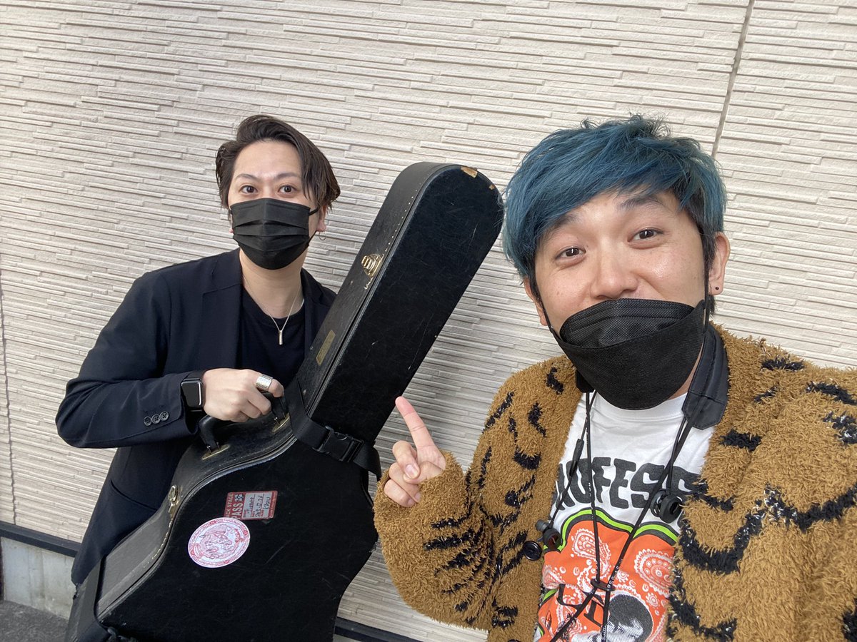 ishizukamakoto_'s tweet photo. 今年もギター借りました！39フェスと天才万博で使わしていただきます！
たにやんありがとー☺️
@kazusong https://t.co/eFQUszKcYL