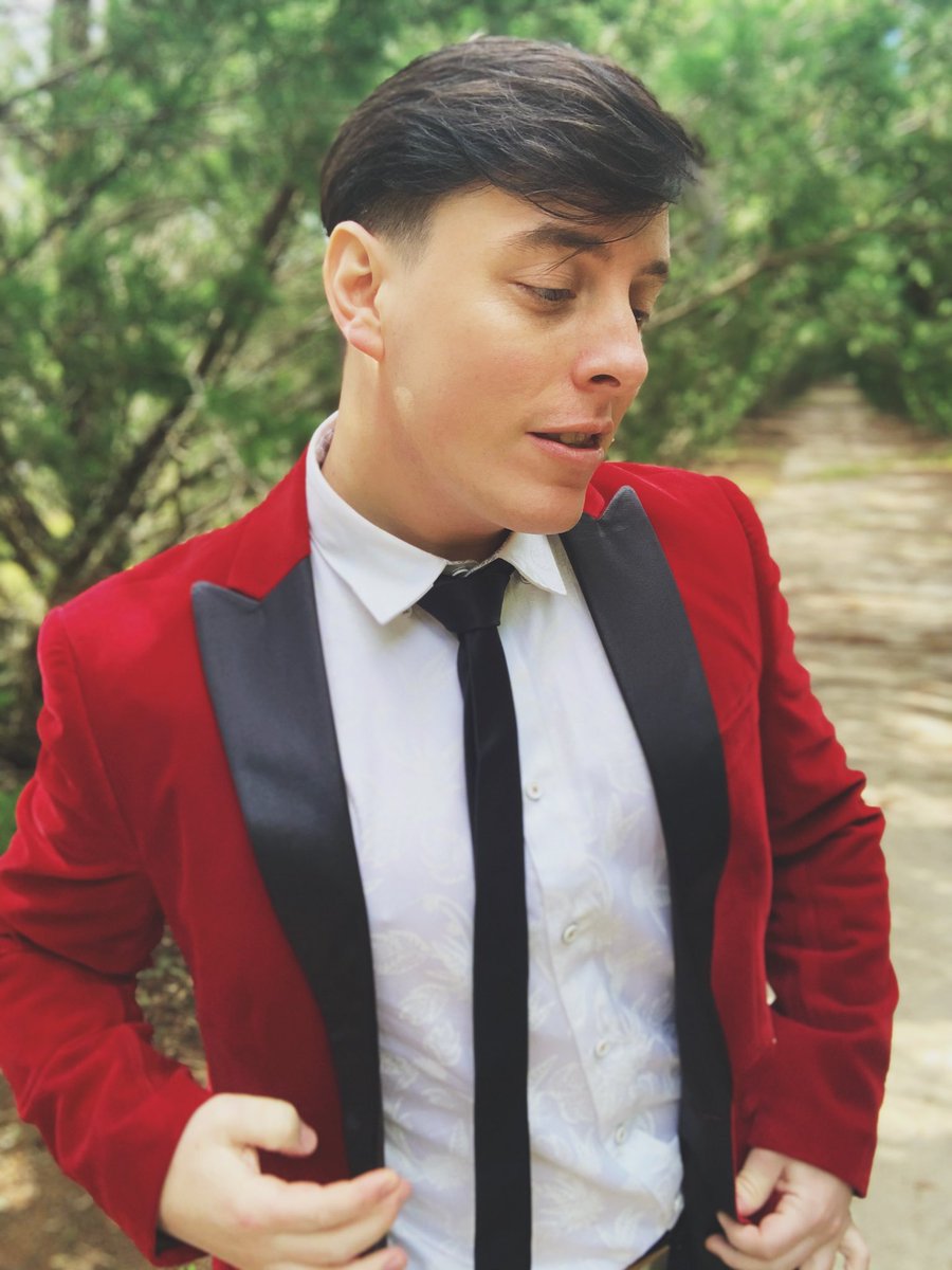 pippin_katz's tweet image. THOMAS SANDERS IS STILL TRENDING LET’S GOOOOOOO LOOK AT THIS BEAUTIFUL HUMAN