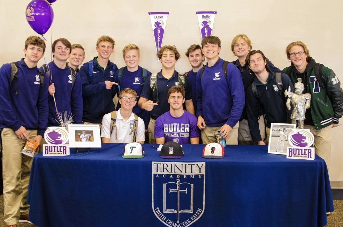 cdaviss2's tweet photo. Official ✍🏽🟣 #RollGrizz @bj_mcvay @TSanagorski https://t.co/UkY96cxUPM