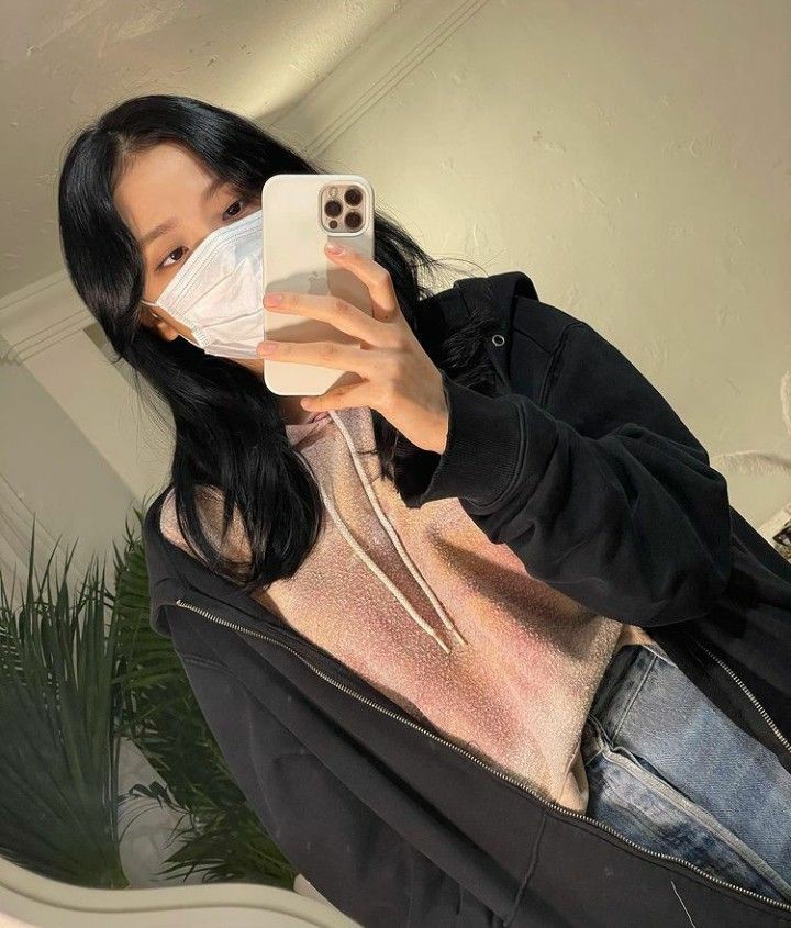 가면이 있건 없건 내 심장을 뛰게 하는 김지수.

#JISOO #KIMJISOO #BLACKPINK
