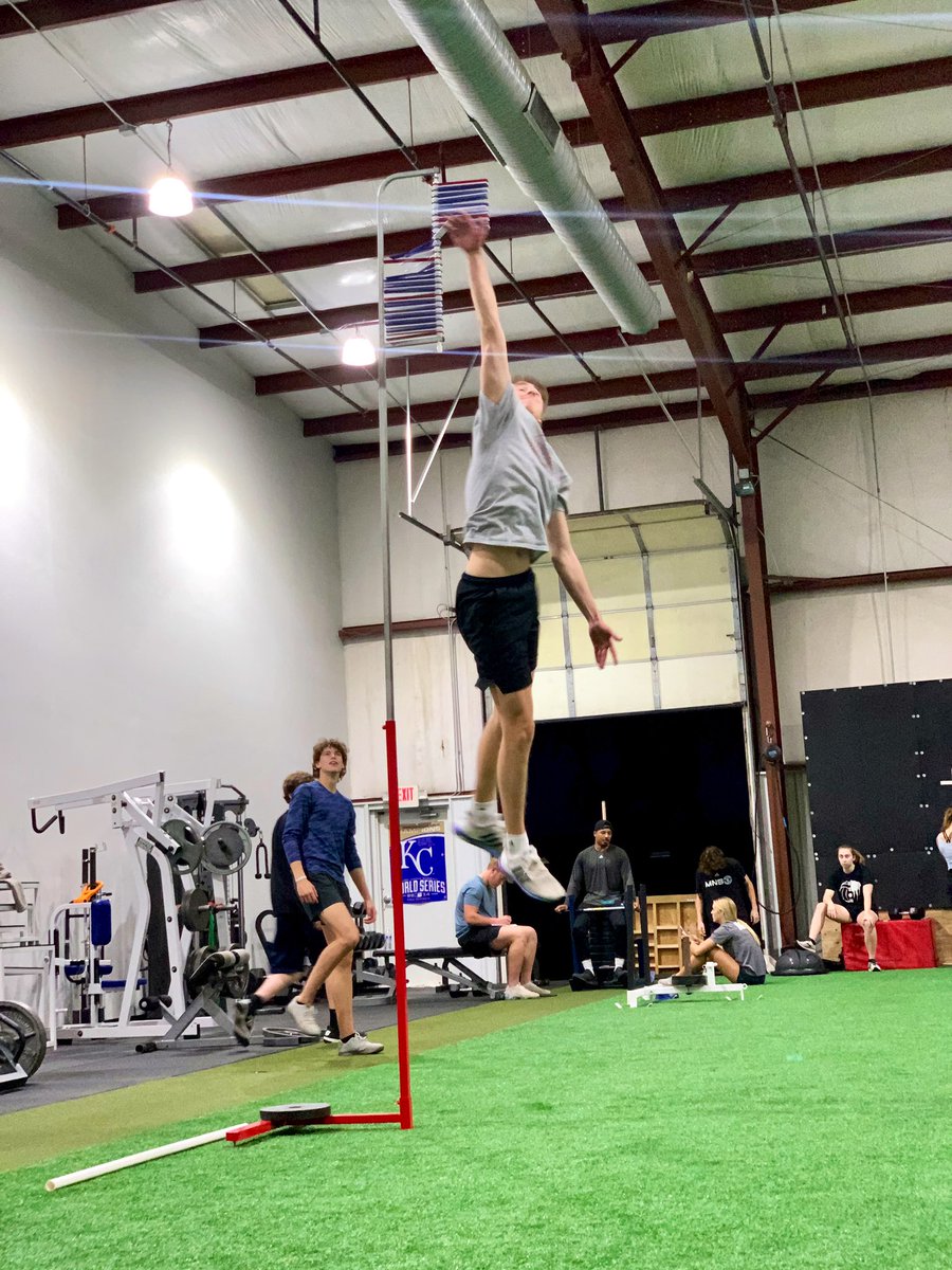 TopSpeedLLC's tweet image. Olathe West 🏀 player @jayson_luse with a new max leap PR tonight and a spot in the #TeamTopSpeed Max Jump Touch Top 10 🛫