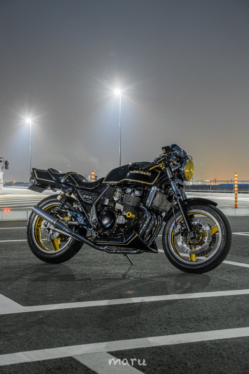 maru_cbx400f's tweet photo. 個人的にセパハンはバーエンドミラー

 #セパハンネイキッド
 #この方が良かったとか間違えても言わないで下さい https://t.co/rjSBVaIcIK