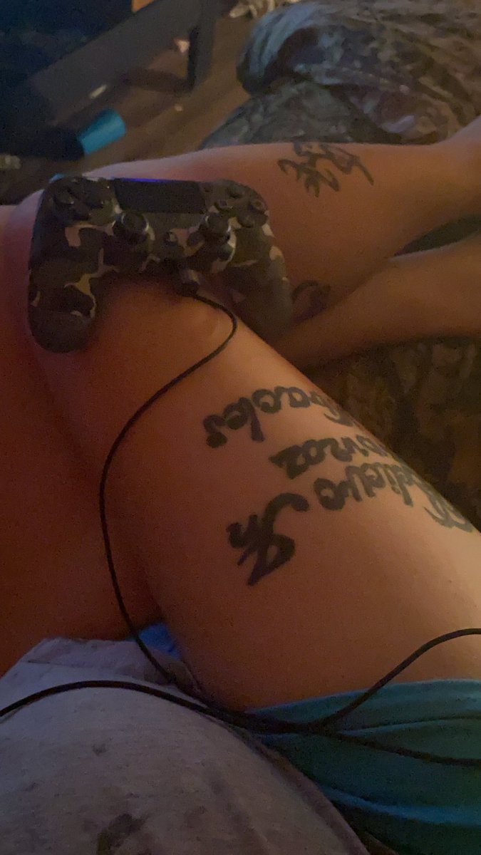 xQueen_Courtney's tweet photo. I’m baaaack guys ☺️ https://t.co/ghOCJPQMxO