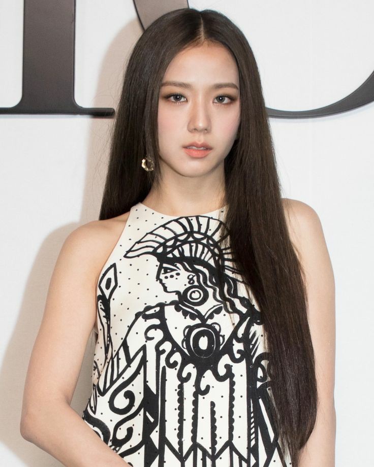 ItsJisoo_bp's tweet photo. 지수는 '디올'이 필요한 것이 아니라 '디올'이 그녀를 필요로 한다. @Dior 

(라틴계 친구들이 가르쳐줬어😌😎)

#JISOO #Dior #BLACKPINK https://t.co/QOc41hNMwA