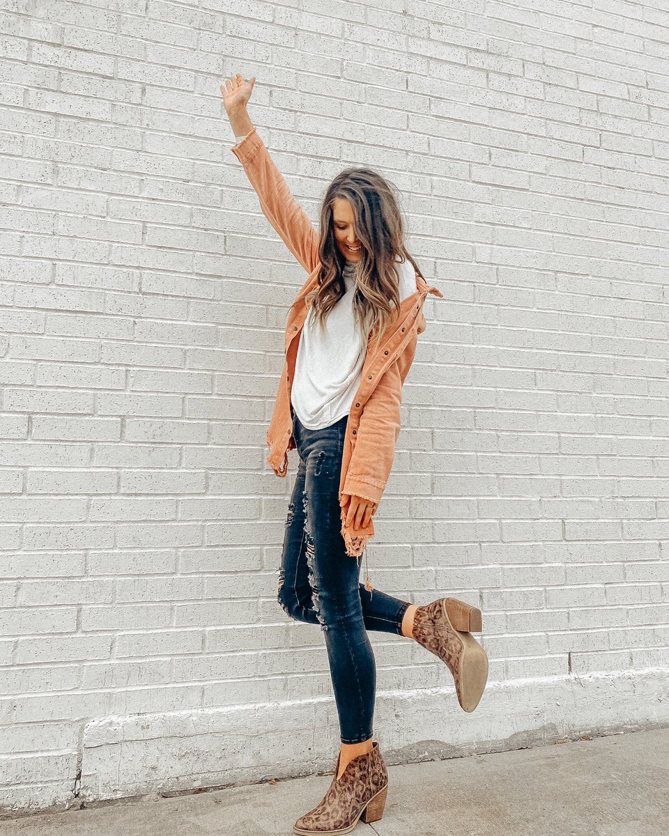 sadeelaynesmith's tweet photo. Be yourself, there’s no one better✨ https://t.co/szGsSAR243