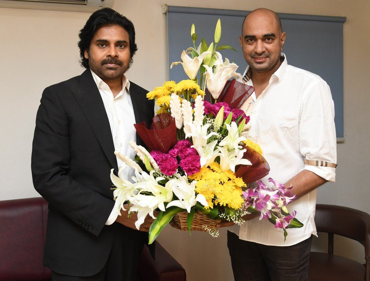 gopal_karneedi's tweet photo. Wishing @DirKrish garu a very happy birthday from all our @PawanKalyan garu Fans
#DirKrish #PawanKalyan #HHMV https://t.co/0IxQ1PruSI