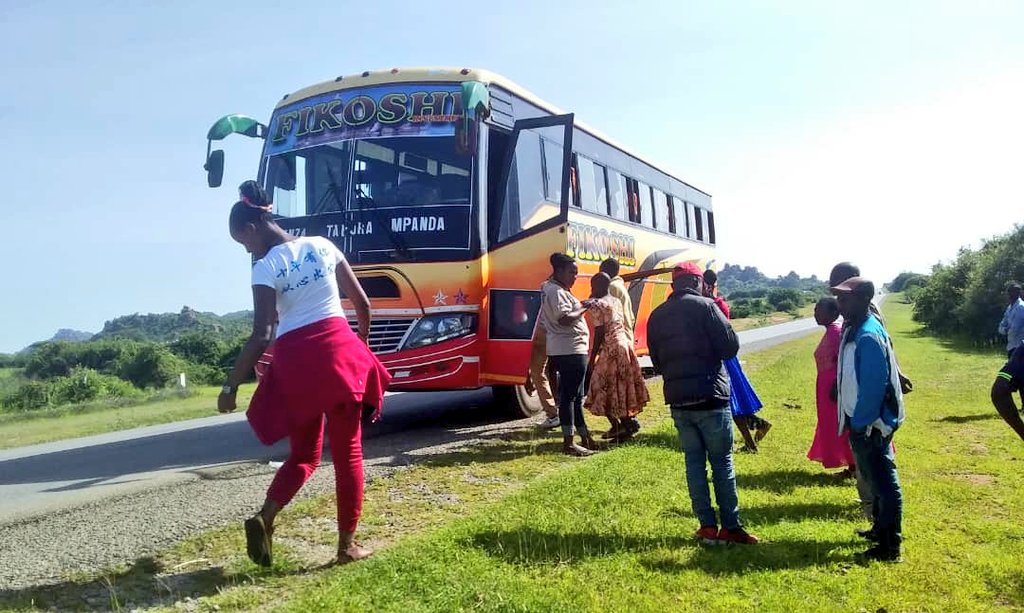 TBoundBuses's tweet photo. Muda wa Kuchimba Dawa....
#Fikoshi
Mwanza 《》Mpanda https://t.co/kiTMUtahdl