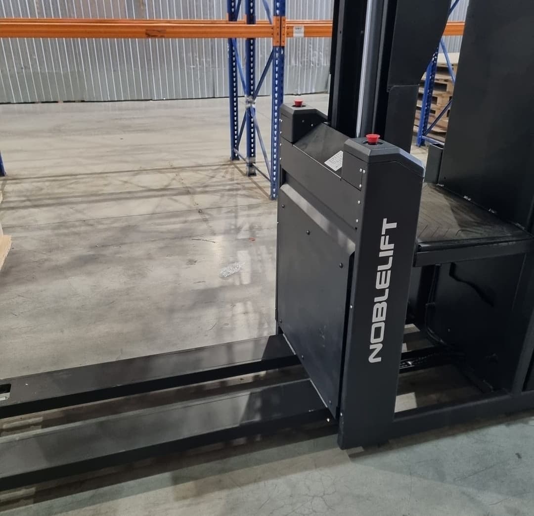 DonofNoblelift's tweet photo. OPL50N Series 21x95" forks, 5500lb. Cap. Low-Level Order Picking, Center Controlled Rider Pallet Jack w/ 35" Man-up Platform. 909-212-1962 don.hwang@nobleliftna.com #Noblelift #riderpalletjack #lowlevelorderpicking #palletjack #materialhandling https://t.co/pHH9klLwwW