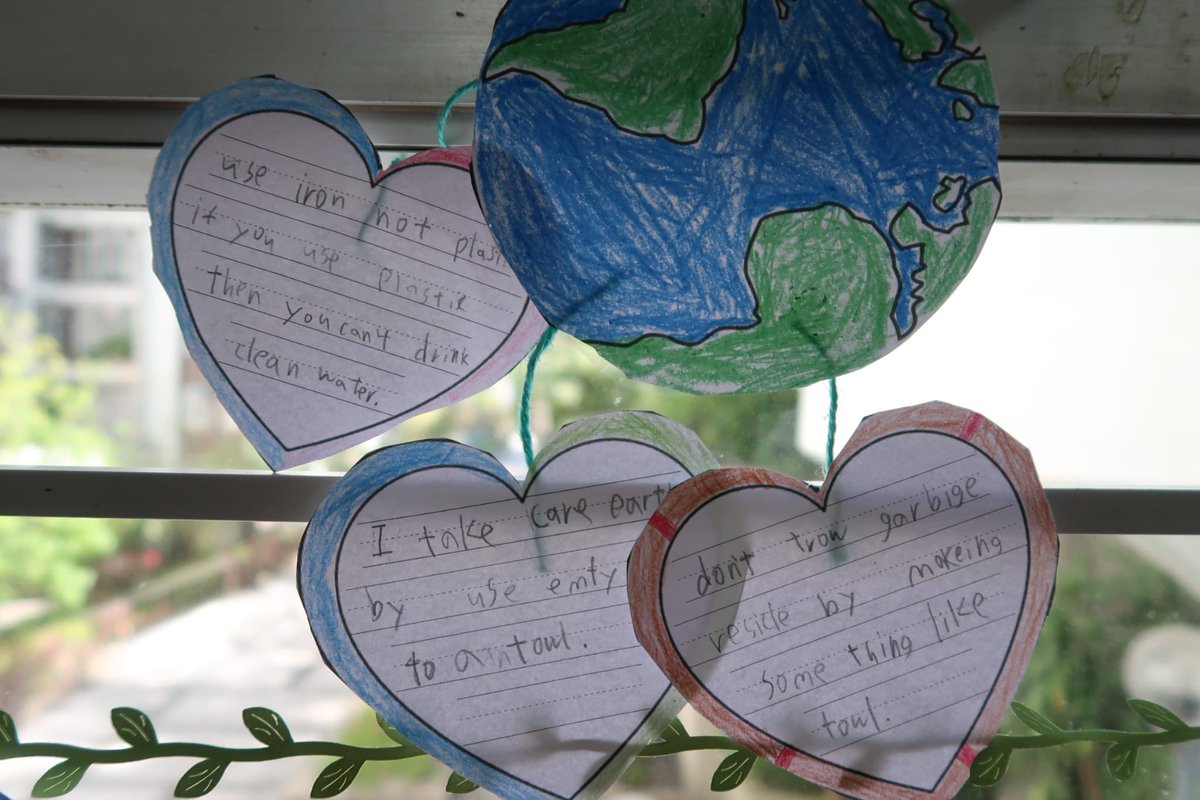 dsc_hk's tweet photo. Our Grade 1 students are also joining us on learning about sustainability today, they created some beautiful artworks with their promises to protect the planet earth 🌏 ❤️ 
#ECOxDSC #CallToEarth #sustainability https://t.co/SYLhbVkFch