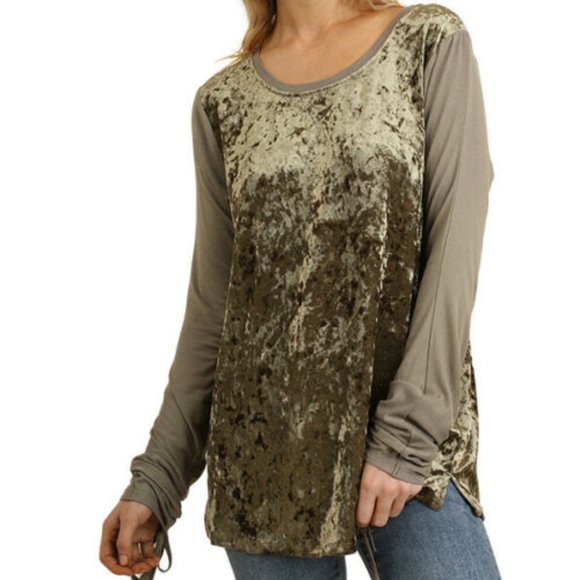 So good I had to share! Check out all the items I'm loving on <a href="/Poshmarkapp/">Poshmark</a> #poshmark #fashion #style #shopmycloset #lifeisgood #newbalance #umgee: posh.mk/4aivXJeT3kb