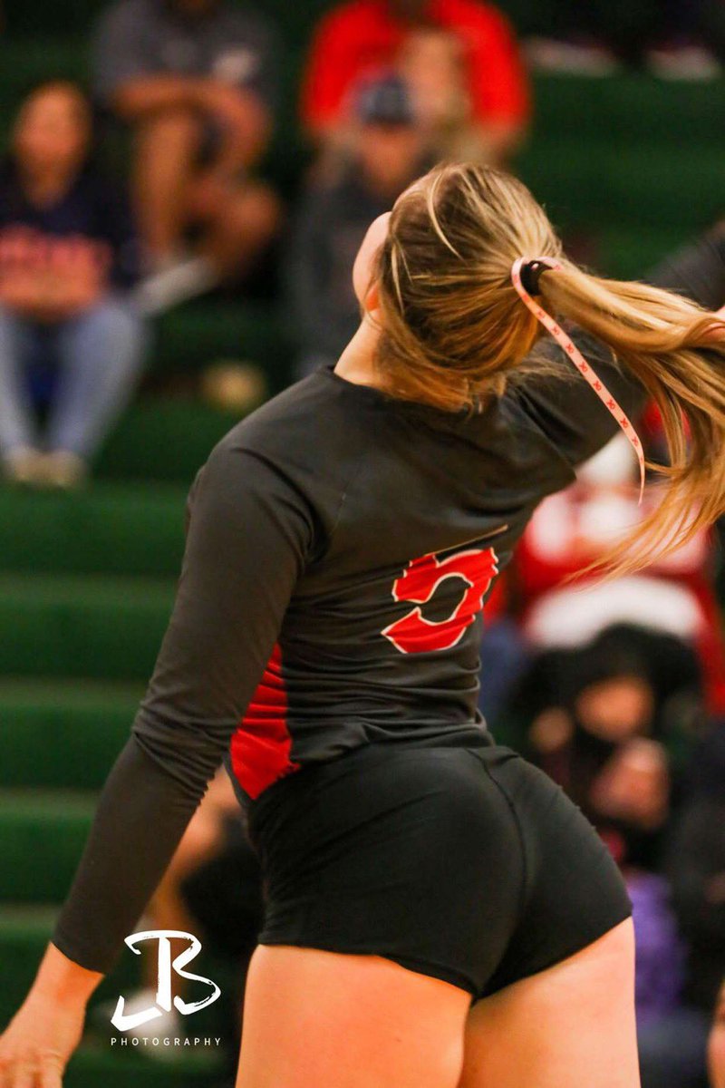 lorelaihll's tweet photo. @sphsvball1  I wouldn’t be lying if I didn’t say I wasn’t scared of switching districts my freshman year but it was the best decision I ever made. History was made this season and I’m entirely great full for every moment! Thank you for an amazing four years. #5 signing out ❤️ https://t.co/vU99YuIRU0