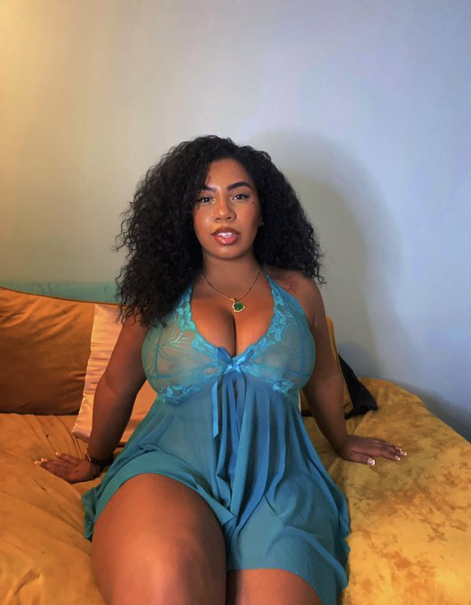 🦋😘 https://t.co/M7TKlmTYnD