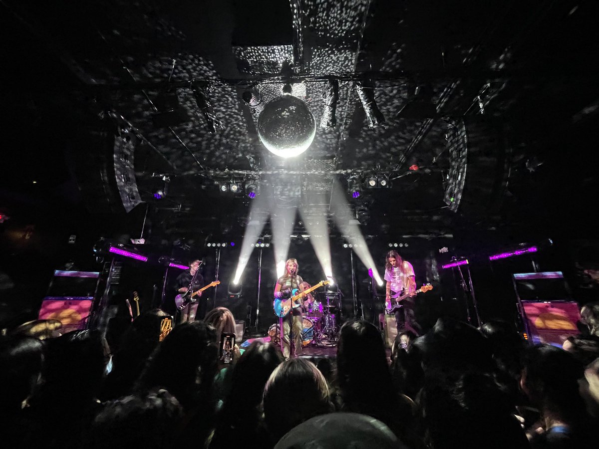 just saw <a href="/BeachBunnyMusic/">Beach Bunny</a> and all i have to say is that you should also see them cuz its very fun