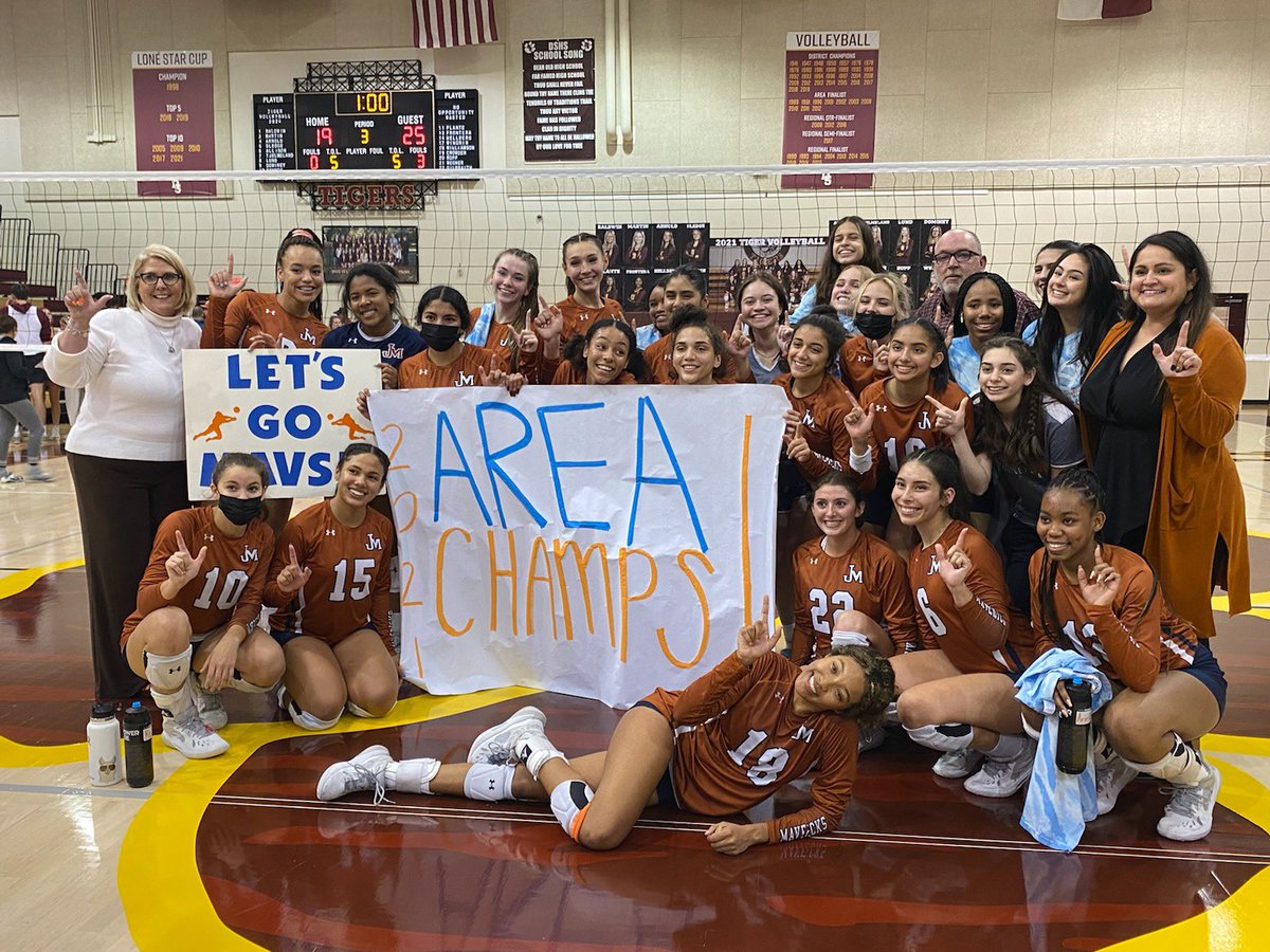 SAmavsVB's tweet photo. Itโs has been an incredible ride with this group of ladies! To say we are proud is not enough! We love you and will cherish every memory! Thank you for every moment. #OnceaMav #AlwaysaMav ๐๐งก https://t.co/BClGVqS0dB