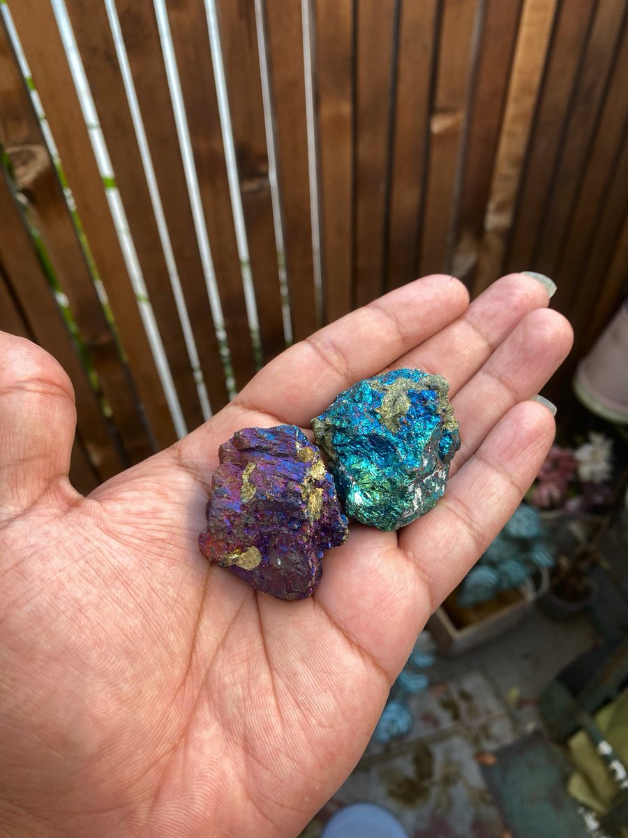 First 5 people to order the first ever batch of peacock ore mystic sword earrings and/or pendant get 20% off. 
Dm to claim https://t.co/1HtEwDvs1i