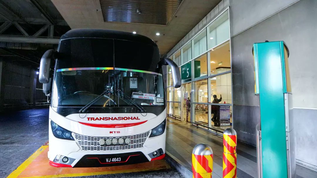 OfficialTBSBTS's tweet photo. Good afternoon 🌥 with Transnasional Express

[📸 : Departures] #basekspres #bas #bus #TBS  #expressbusmalaysia #expressbus #basekspress #basekspresmalaysia #terminalbersepaduselatan #terminalTBS https://t.co/rfmd8oXKvl
