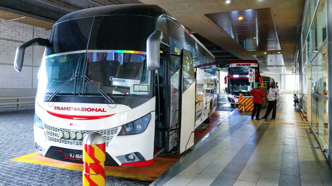 OfficialTBSBTS's tweet photo. Good afternoon 🌥 with Transnasional Express

[📸 : Departures] #basekspres #bas #bus #TBS  #expressbusmalaysia #expressbus #basekspress #basekspresmalaysia #terminalbersepaduselatan #terminalTBS https://t.co/rfmd8oXKvl
