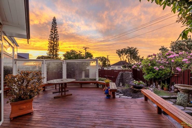 HayleyPRealtor's tweet photo. A beautiful home with an amazing history. Read more about this unique #ptchevproperty in this article in @oneroofnz Another one beings old by the team @sellrealty https://t.co/CzTHvC5tPV #aucklandrealestate #aucklandproperty https://t.co/iKxbVXEIWa