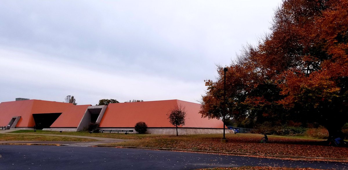 KrystalKS3's tweet photo. #angelmounds #angelmoundshistoricsite #fall #leaves #leaveschanging #leaves🍁 https://t.co/cz3BMqjxAK