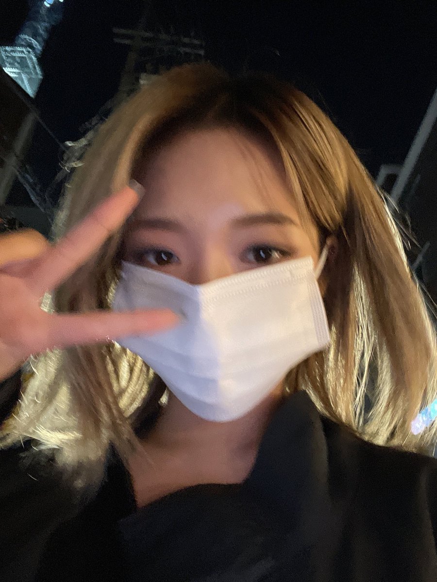 HeyowLeyow's tweet photo. qrt with Noh Jisun from fromis_9  moment that had you thinking “wow she’s she's beautiful" https://t.co/lHJ3DJuUN0
