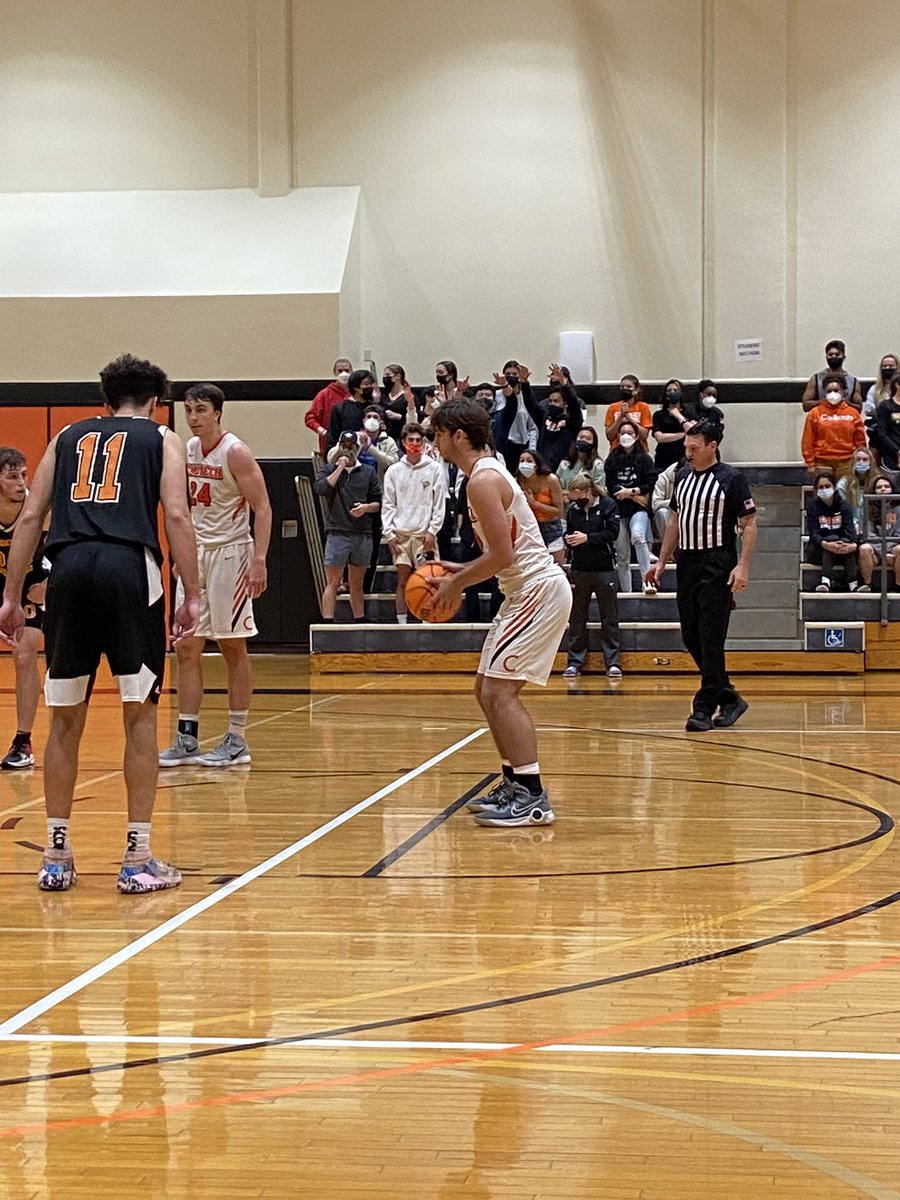 rmichaelalvarez's tweet photo. The 110 Rivalry was quite a game! @CaltechHoops https://t.co/72obWHRNvb