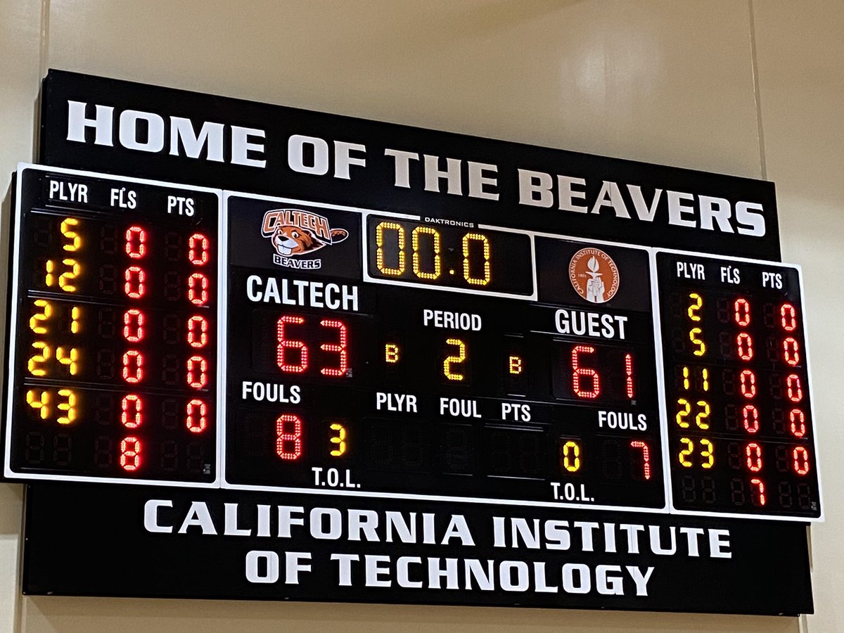 rmichaelalvarez's tweet photo. The 110 Rivalry was quite a game! @CaltechHoops https://t.co/72obWHRNvb