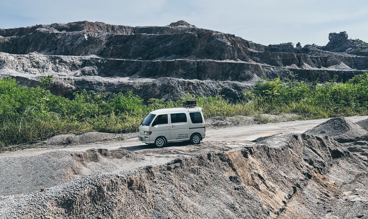 SlowDriveTH's tweet image. สถานที่บางอย่าง ไปดูให้เห็นกับตาแค่ครั้งเดียว ดีกว่านั่งฟังวนอยู่อย่างนั้นเป็นพันๆครั้ง 

#ขับรถเที่ยว #backpackers #camping #vanlife #camper #roadtrip #minivan #daihatsu #hijet #รถตู้เล็ก #travel #van #Reviewthailand #thailand #photographer @Review_Thailand #แกรนแคนยอนราชบุรี