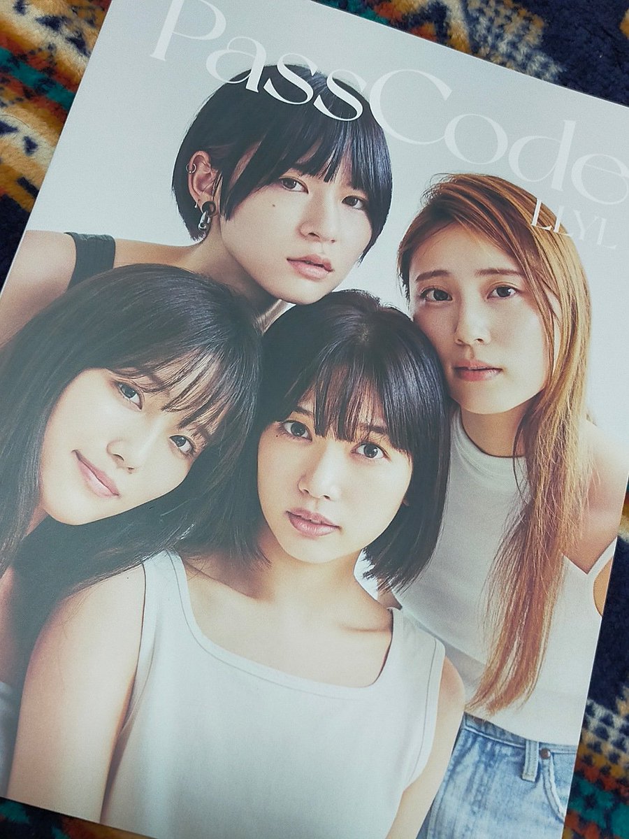 haneiro_ff's tweet photo. みんなかっこええ👍
50の質問に手書きの解答と
ロングインタビューも良き。
それぞれ個性的で面白い😊
#PassCode
#LLYL https://t.co/u7Hu5JUqfe