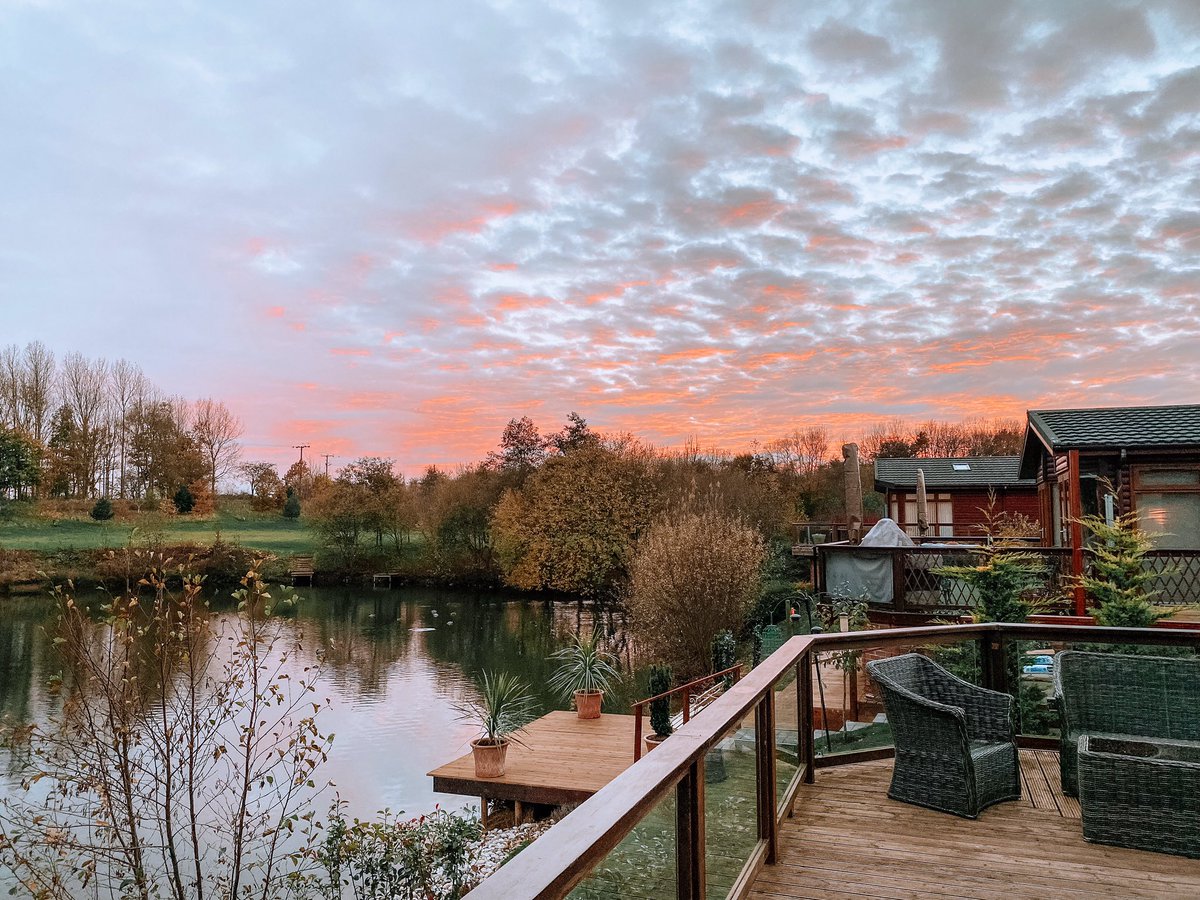 Stunning view across the course fishing lake from #TheLakeHouse today Book: heron-lakes.co.uk/the-lakehouse
Tel 01964 545968

#heronlakes #holidaylodge #justlodges #justlodgeholidays #luxurylodges #eastyorkshire #staycationuk #WinterBreak #FishingAndTravel #coursefishing