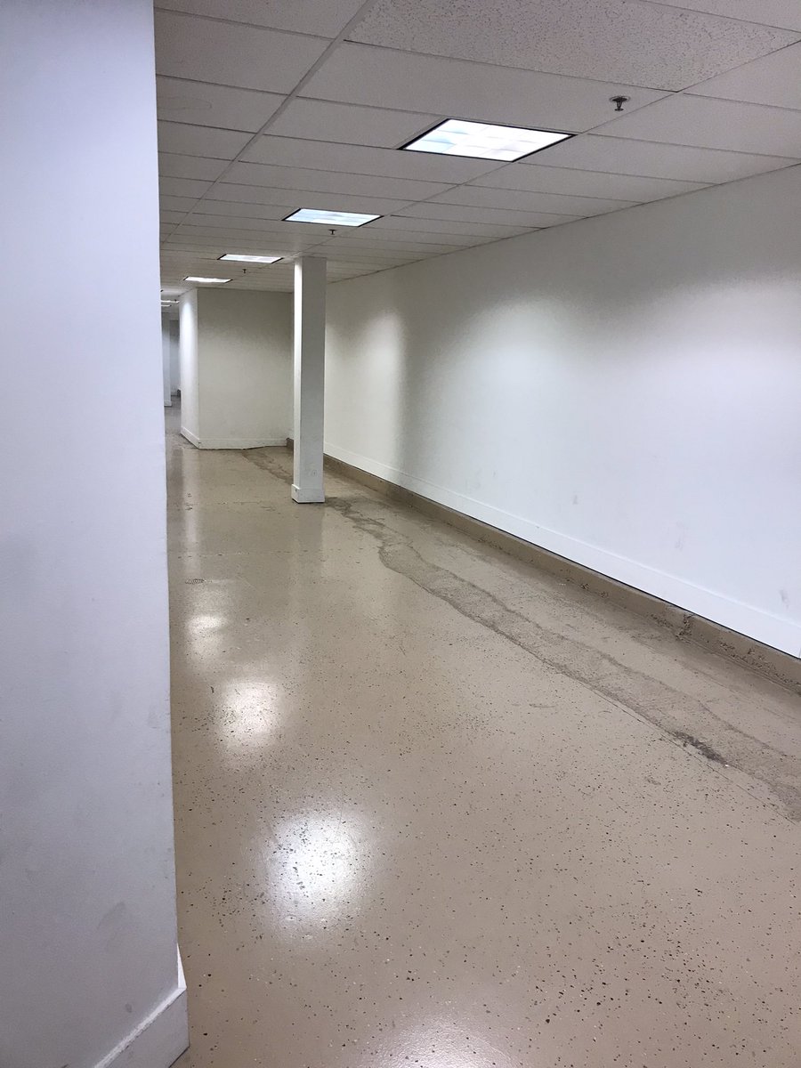 321PenguinsFact's tweet photo. i need to get out. i dont know how i fucking got here but i have to leave NOW. theyre looking for me. i cant let them find me https://t.co/kwUQLByH0O