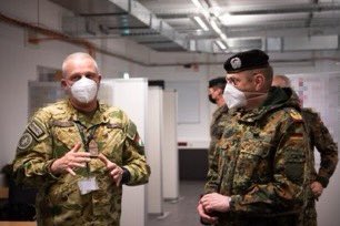 1GENLCorps's tweet photo. The Commander of the DEU Elements Multinational Corps/Basic Military Organisation, Lt. Gen. Stephan Thomas, visited #ALSW and the command posts of the training audiences. 1GNC showcased its capabilities as a professional training platform up to division level.
#WeAreNATO #ALSW21 https://t.co/UpNQrveGqy