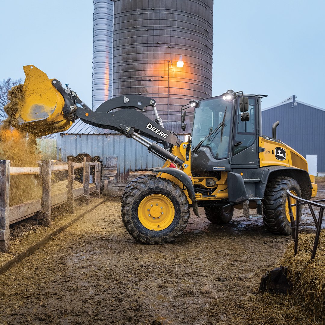 Brandt_CFMH's tweet photo. Brandt’s lineup of John Deere compact equipment delivers power and versatility to maximize productivity all year round.
Visit our website for more details: https://t.co/PjXUMLq2yT
#brandt #earthmover #earthmoving #hardtothecore #wheelloader #324L #compactequipment #johndeere https://t.co/EZtwbZgmYl