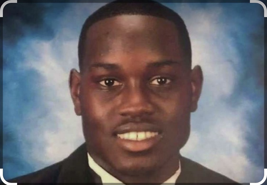 trinijayjay's tweet photo. Yes it’s Justice, but we need to fix a World where a Black person cannot go for a jog without being hounded down like an animal, beaten, shot & killed. HE WAS ONLY JOGGING FFS! Another life lost to endemic anti-Blackness & racism. #AhmadArbery #humanfirst #ENDRASICM ✊🏽 https://t.co/l5Zdy21sj1