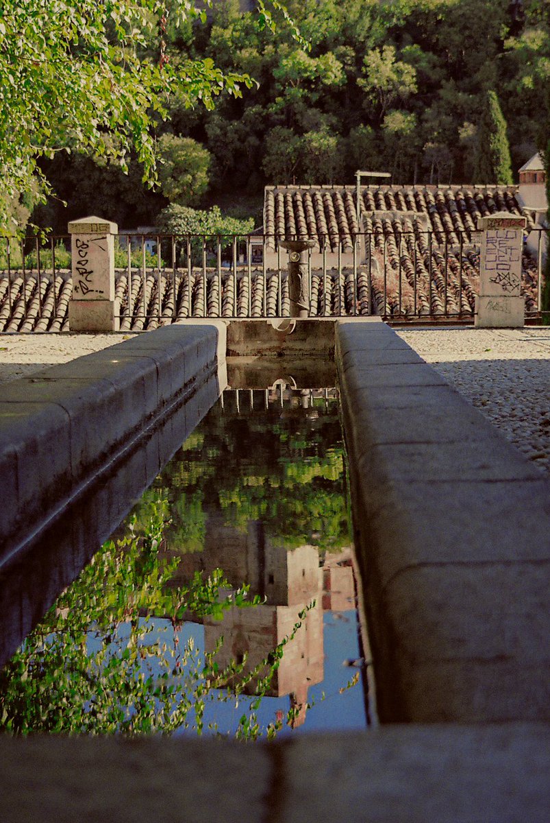 xiquitona's tweet photo. vistas de granada en 35mm https://t.co/234rcjFP6d