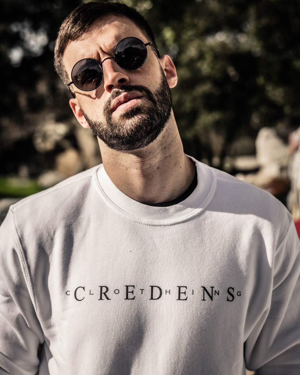 ¡¡Ya estamos de Black Friday!! Entra en nuestra web y disfruta de nuestros descuentos por tiempo limitado 📸 @mantenlo_fluyendo #keepthefaith #themantisbrand #urbanwear #estilourbano #streetstyle #fashionwear #otoño #noviembre #blackfriday #autumn