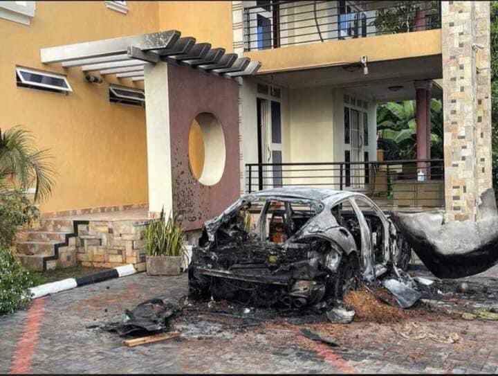 Euginearinda's tweet image. Before.                        And After Cheating on her