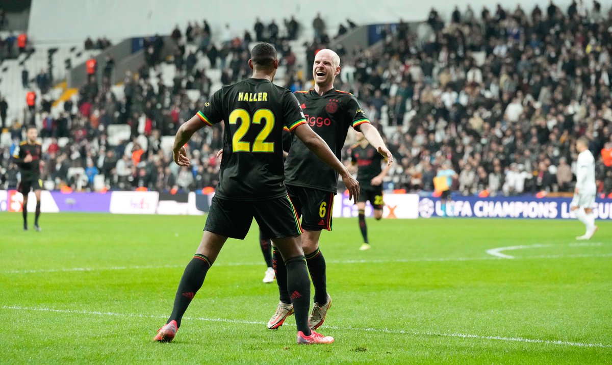 AFCAjax's tweet photo. 😍🚀💥🤯❤️💯

#UCL #besaja https://t.co/K1luTVO3D9