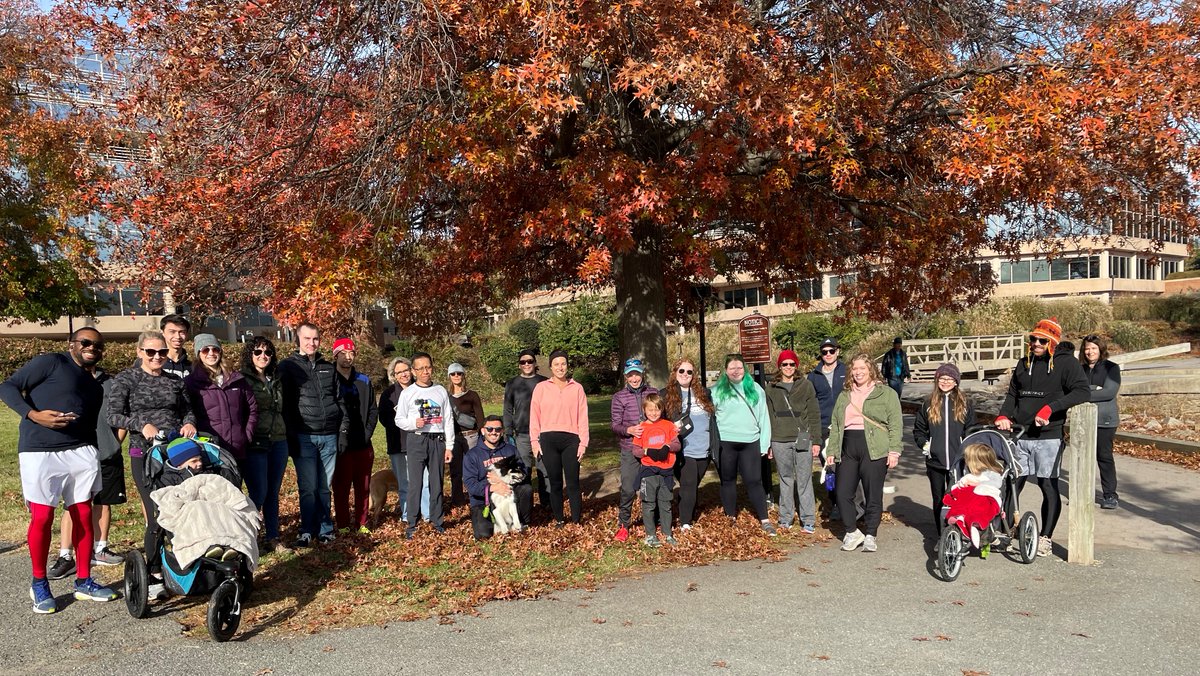 HumRROorg's tweet photo. #HumRROGivesBack Our Social Committee organized a 5K Fun Run for a great cause—collecting nonperishable food items to donate to @ALIVE4AlexVA! Staff, family, and dogs met near our HQ to run (or walk) along the scenic #MountVernonTrail #HappyThanksgiving
 https://t.co/CC2xpPqjma https://t.co/WMC51e10LJ