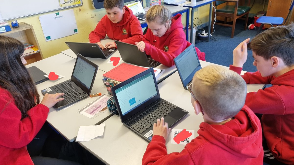 penygaerprimary's tweet photo. Year 6 creating databases about Henry the 8th's wives. #databases #j2data #j2launch #j2easy https://t.co/3qP2AQRBcM
