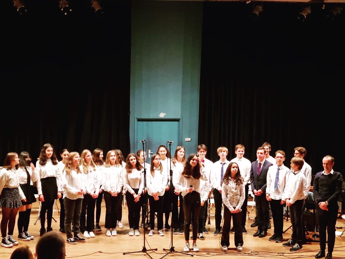 Un très grand bravo à tous les élèves de 3e Classe Musique (orchestre et chorale) pour ce magnifique concert lors de la remise des palmes académiques @amopa31 🎺🎤 🎶 @DAACToulouse @actoulouse @INSAToulouse @MusiqueToulouse