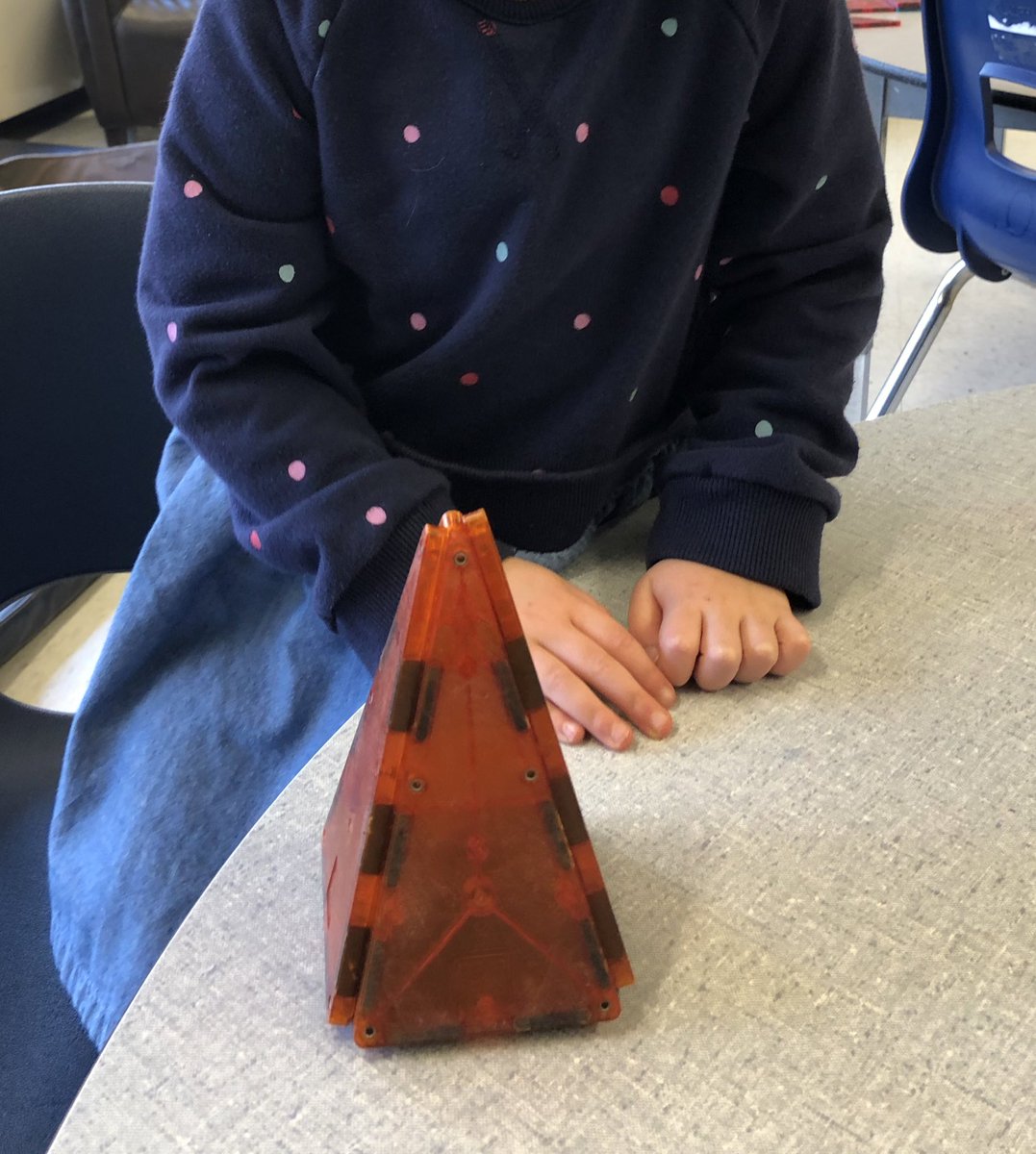 MsLaurenMax's tweet photo. Today, Room 101 created structures! We used this time to talk about what three dimensional shapes they could find! We made sure to call them by their names, too! Some friends were able to find shapes like a square based pyramid and a cube! #geometry @TDSB_IRC https://t.co/VxW5rZu8PH