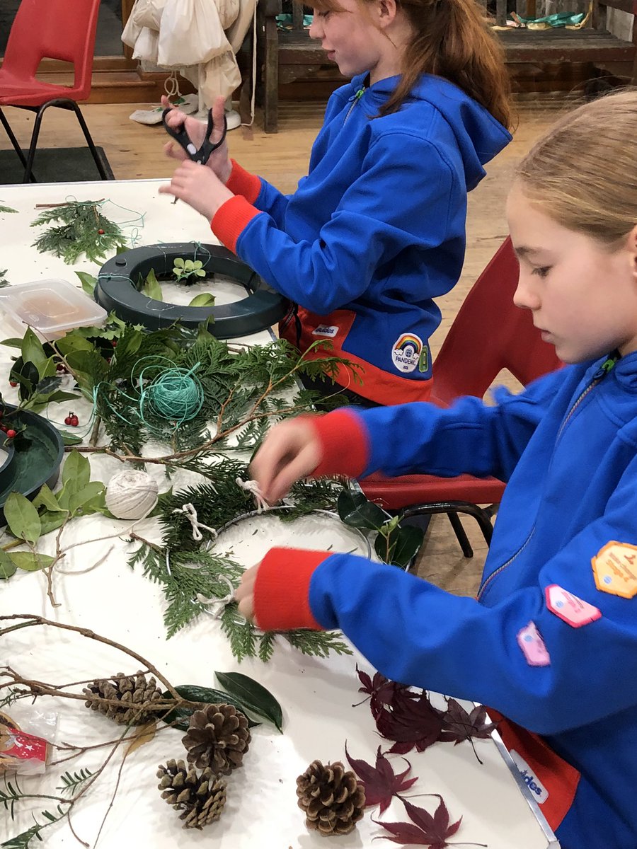 12thGuides's tweet photo. Advent wreaths made for church this week. Great job girls! #StGeorgesAltrincham https://t.co/cWBRQ7kbwM