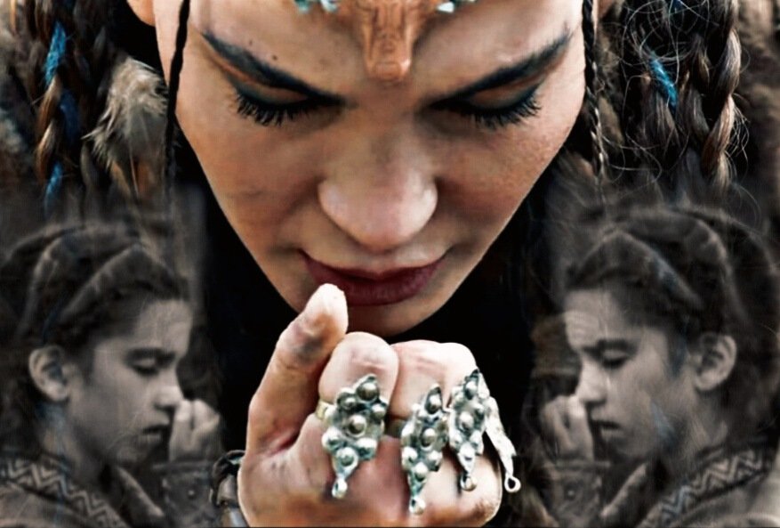 " Çift başlı kurt gelecek, Türk yurdu dirilecek! "

#DestanDizisi #Destan #EbruŞahin