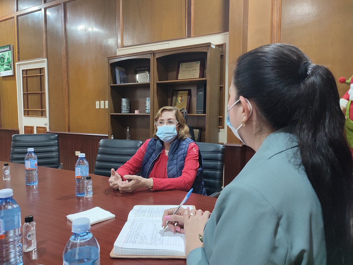 IEEA_BCS's tweet photo. Productiva y amena plática con la Presidenta Municipal de Mulege, Edith Aguilar Villavicencio, en la que ambas partes coincidieron que el trabajo en colaboración es pieza fundamental para abatir el rezago educativo del pueblo de Mulege.
#BCSNosUne #IEEABCS #EducacionEsDesarrollo https://t.co/GrsOcSng29