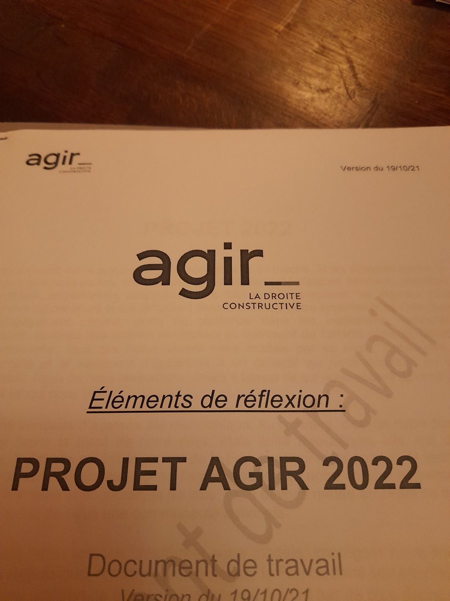 51Agir's tweet photo. Soirée de travail. Plaisir de se retrouver entre adhérents.
@51Agir @agir_officiel #Reims https://t.co/GMaOoGSbYI
