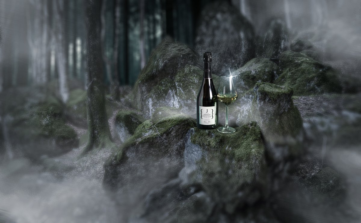 Once upon a dream, there was a far-away forest enshrouded in mystery, where a rose had been cultivated since forever. It wasn’t a regular rose, it was a Black one...Throwback to my #Christmas #bubbly #champagne article featured on <a href="/GlassOfBubbly/">Glass of Bubbly®</a>   glassofbubbly.com/robert-allait-…