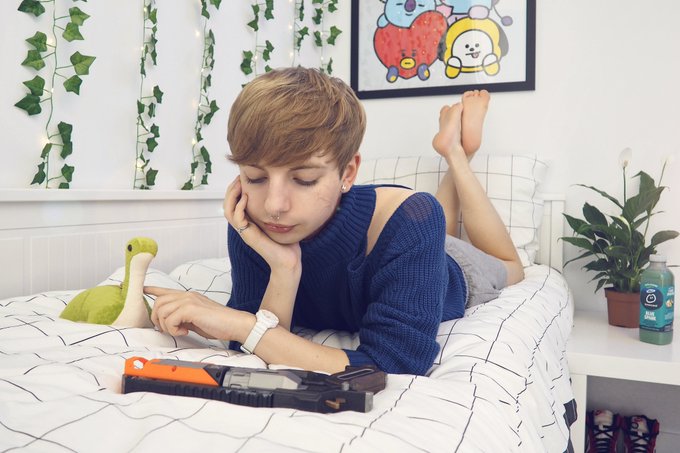 It might come as a bit of a shock to find out that Wattson is a femboy ⚡️ https://t.co/bMr1NqStrx