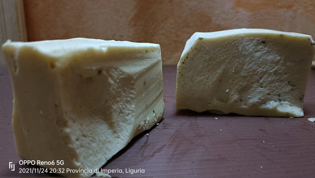 Un altro prodotto in dirittura d'arrivo. manca la segnalazione sul portale ma siamo già laboratorio cosmetico. ora seguiamo le pratiche bio di suolo e salute ma questo sapone prodotto dagli antichi egizi, ora con l'80% del nostro olio bio e Dop, presenteremo  4 profumazioni.