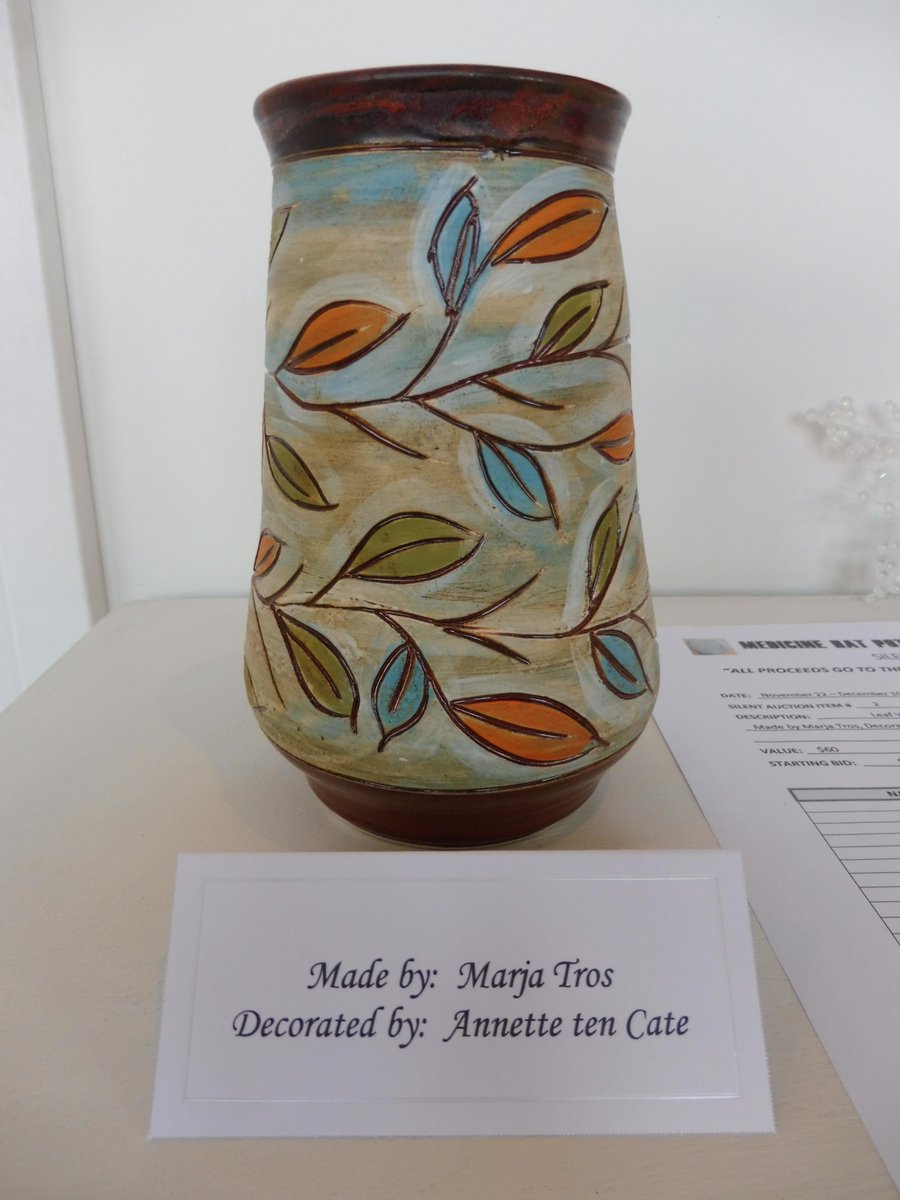Inspireart1's tweet photo. #clayitforward Medicine Hat Potters Association fundraiser silent auction piece at @InspireCafe1 for @MHSantaClaus until Dec 10 #hatart #medhat #spiritofgiving https://t.co/lWXOILLZrF